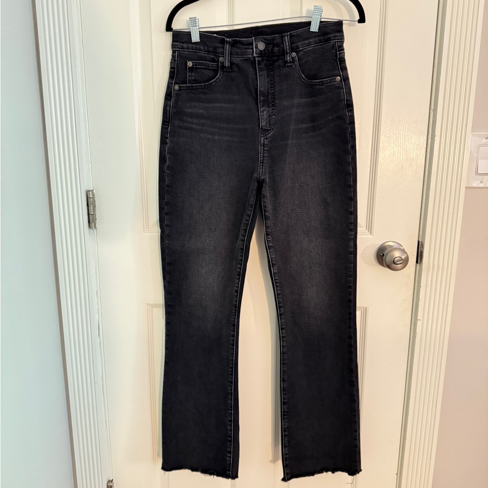 GAP women’s kick fit high rise black wash jeans size 29